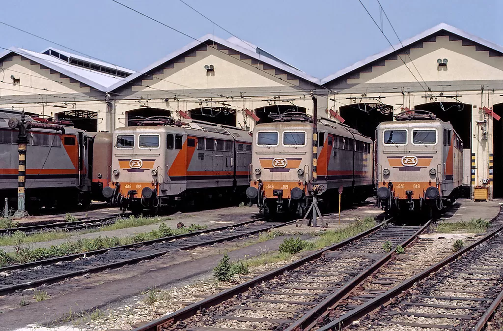 FS E 646 in Livorno depot
