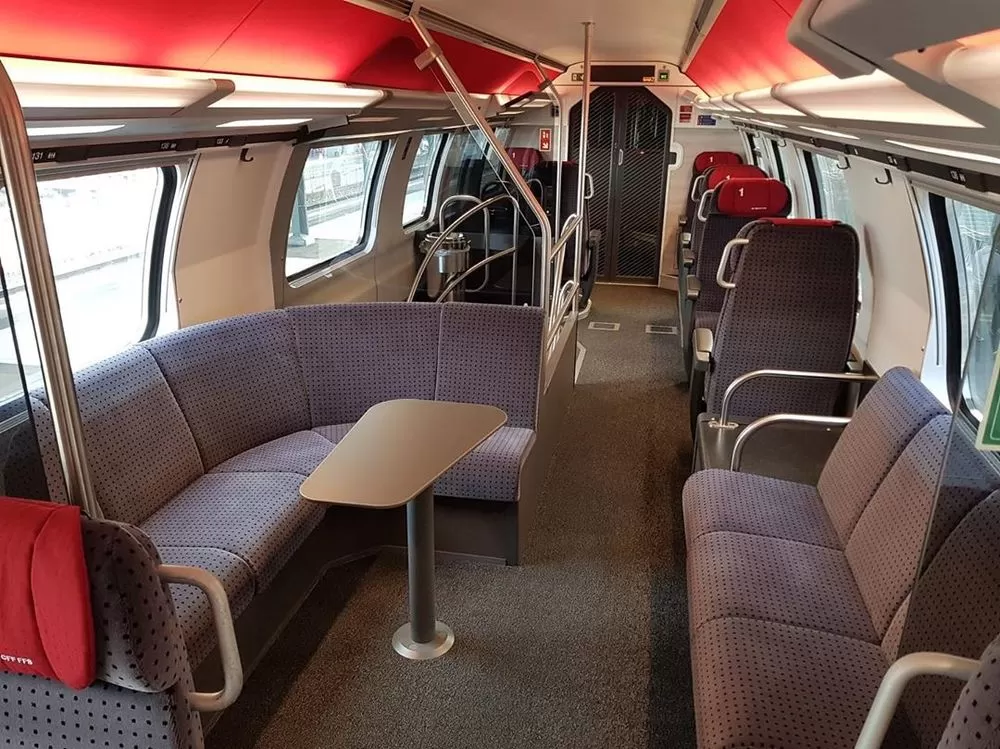 SBB CFF FFS - IC2020 1st class double deck coach with baggage compartment