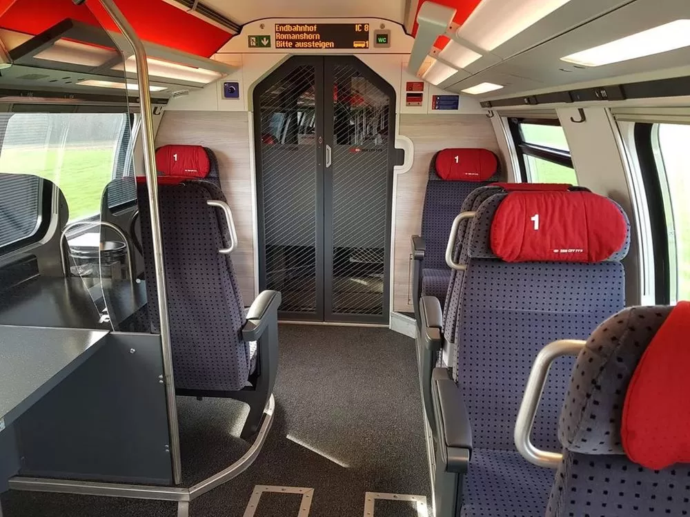 SBB CFF FFS - IC2020 1st class double deck coach with baggage compartment