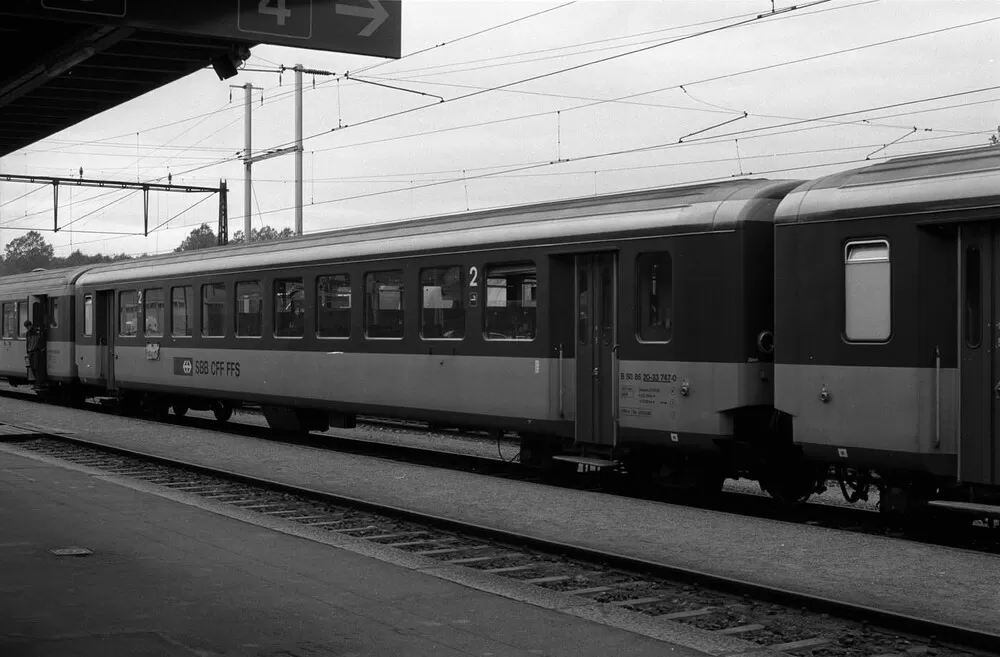 B 20-33 740 - 747