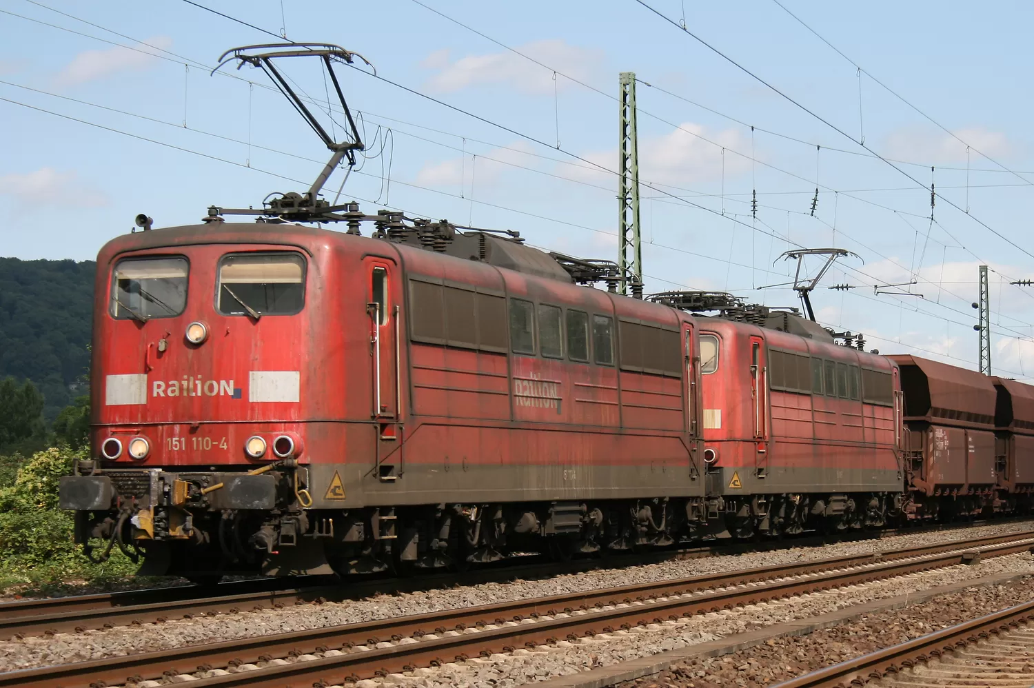 Class 151 electric locomotive equipped with AK69 automatic couplers