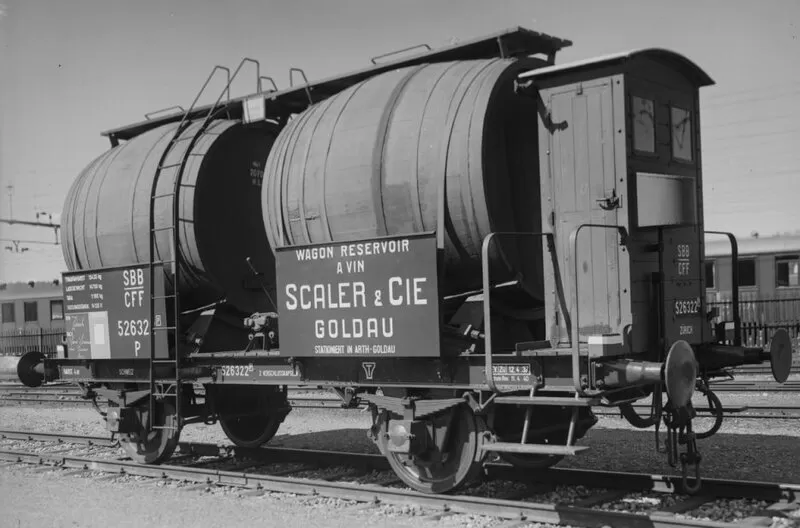 Double-barreled wagon for wine transport