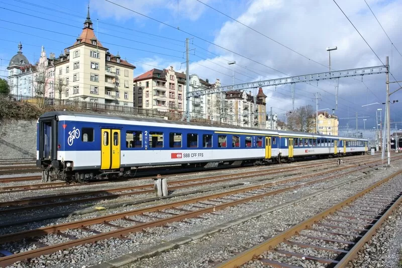 AB 30-35 240 - 263