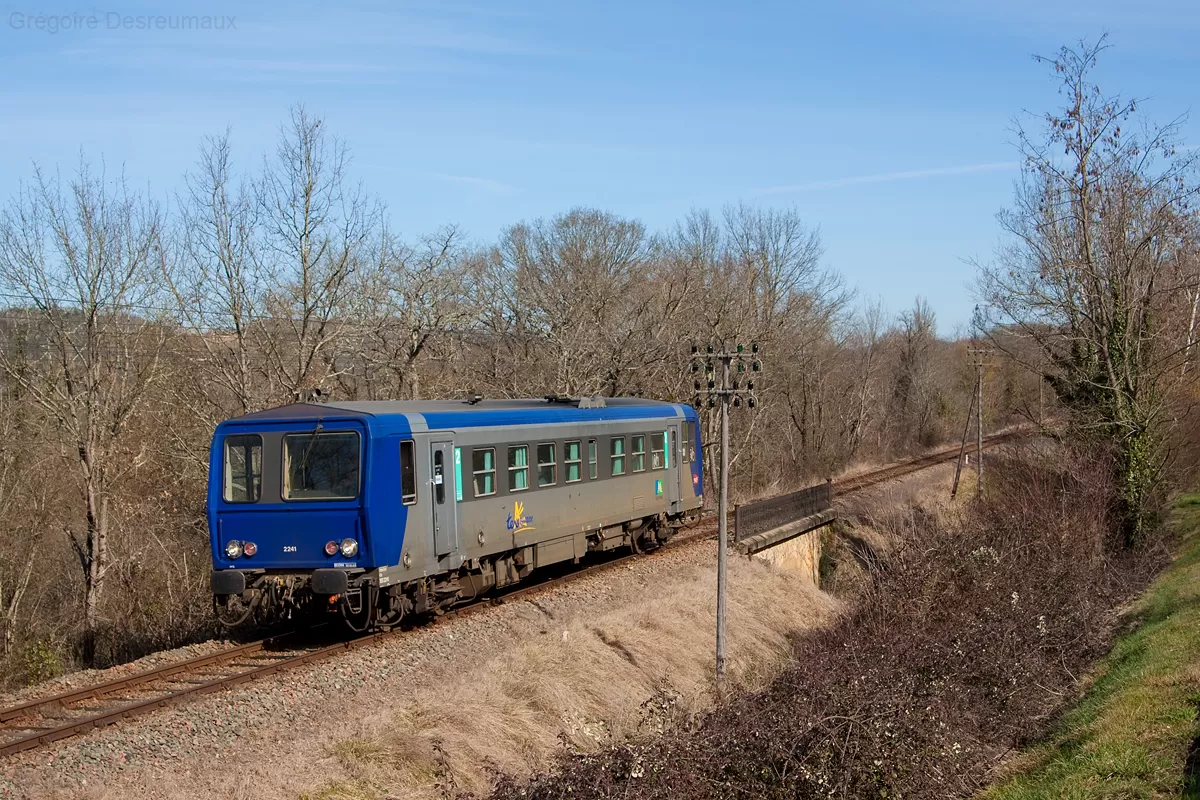 X2241 entre Sarlat et Bergerac