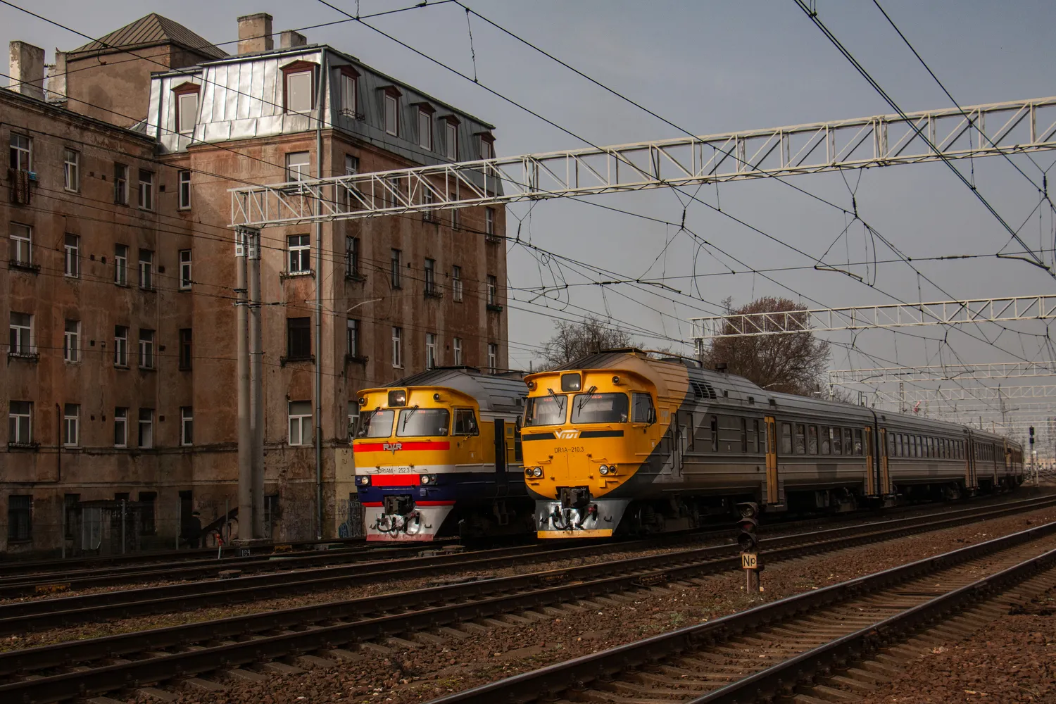 Two DMU 