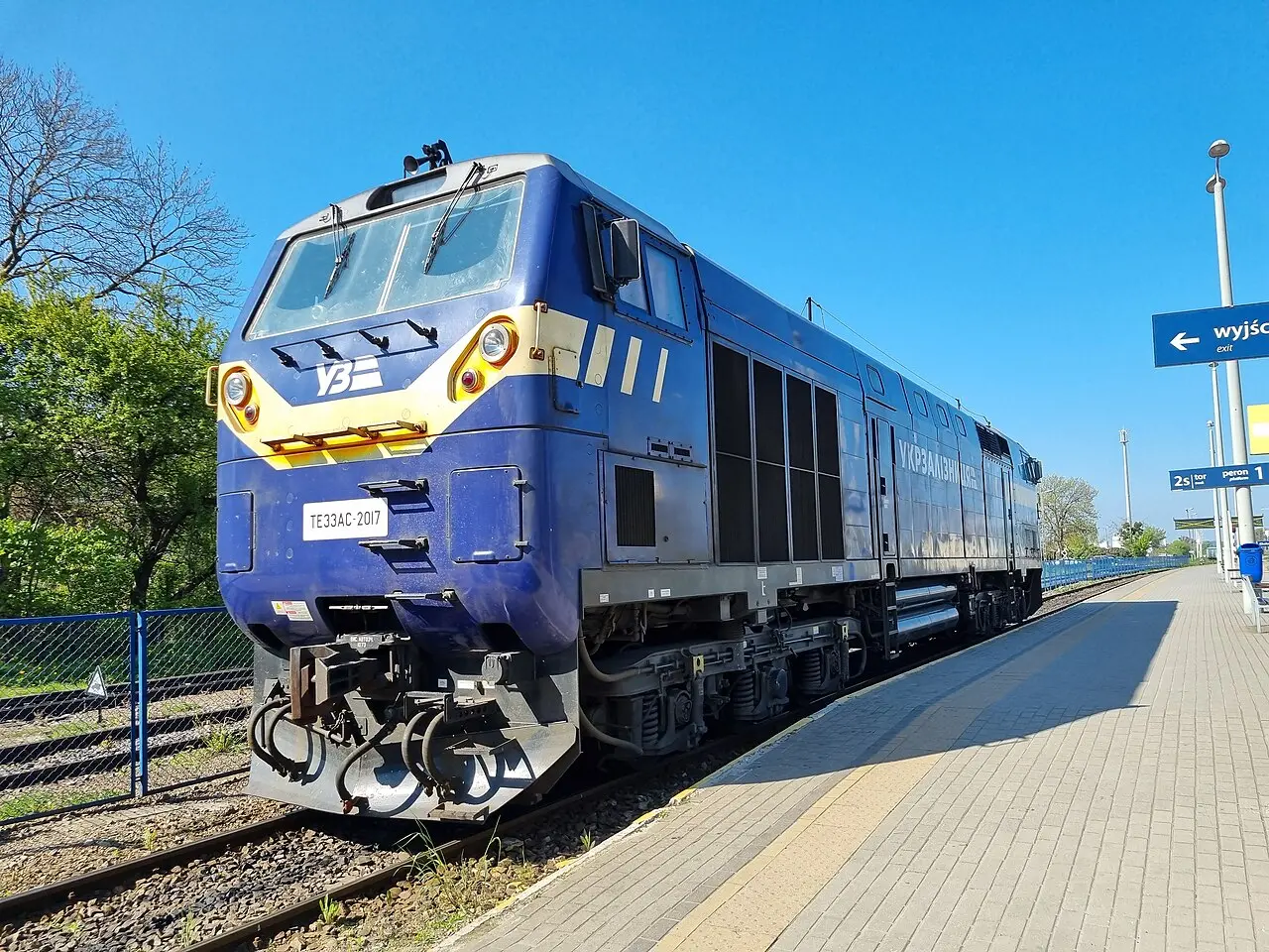 2024-04-23 Locomotive TE33AS-2017 at Chełm station, Poland