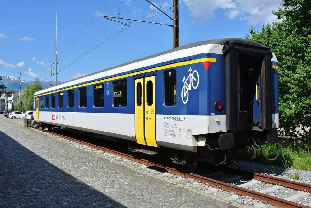 A 18-35 000 - 049